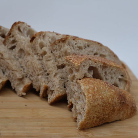 pão de farinha de espelta branca e integral, de produção biológica e fermentação natural